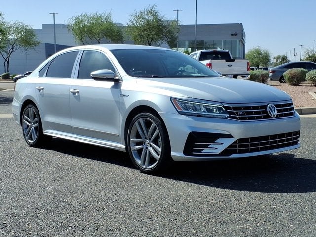 2017 Volkswagen Passat R-Line w/Comfort Pkg