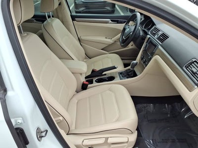 2017 Volkswagen Passat 1.8T SE w/Technology