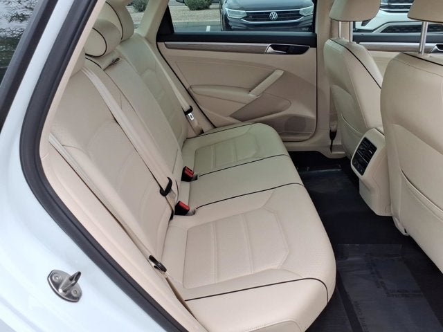 2017 Volkswagen Passat 1.8T SE w/Technology