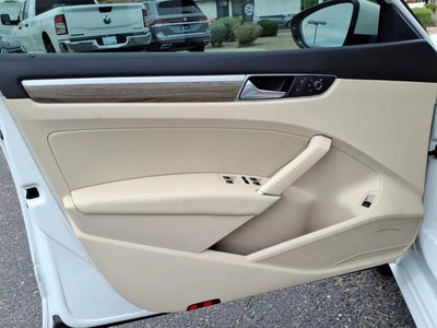 2017 Volkswagen Passat 1.8T SE w/Technology