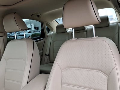 2017 Volkswagen Passat 1.8T SE w/Technology