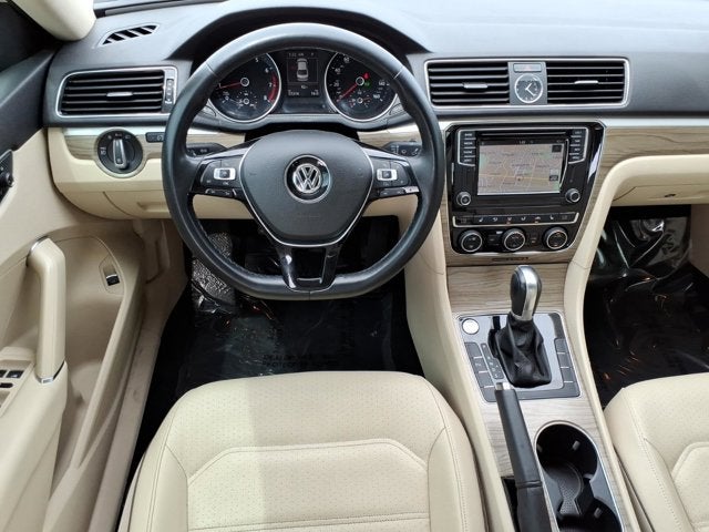 2017 Volkswagen Passat 1.8T SE w/Technology