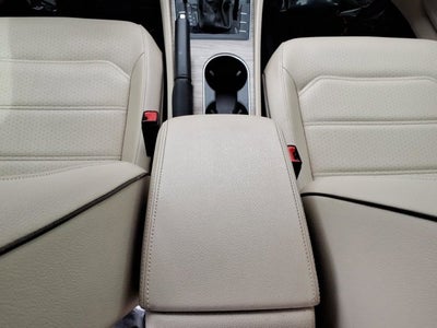 2017 Volkswagen Passat 1.8T SE w/Technology