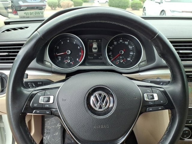 2017 Volkswagen Passat 1.8T SE w/Technology