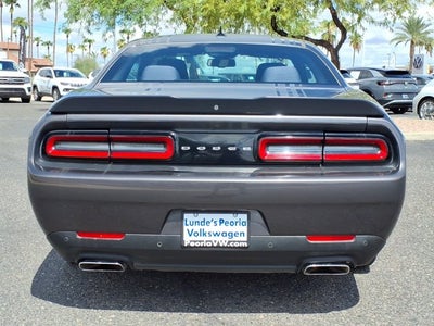 2016 Dodge Challenger R/T Shaker