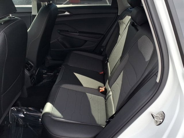 2026 Volkswagen Taos SE Black