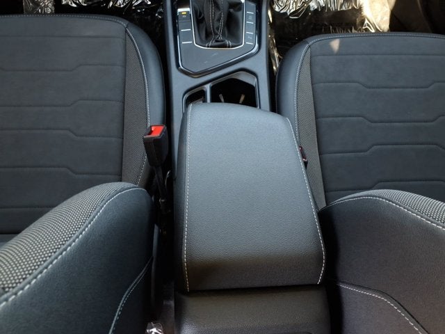 2026 Volkswagen Taos SE Black