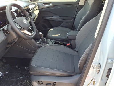 2026 Volkswagen Taos SE Black