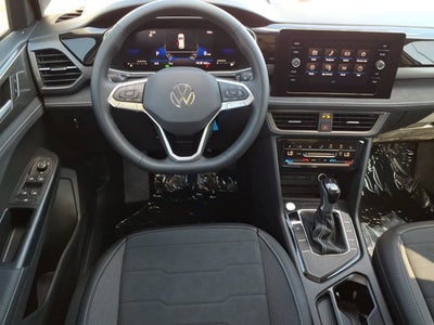 2026 Volkswagen Taos SE Black