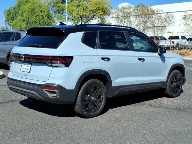 2026 Volkswagen Taos SE Black