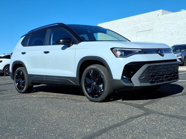 2026 Volkswagen Taos SE Black