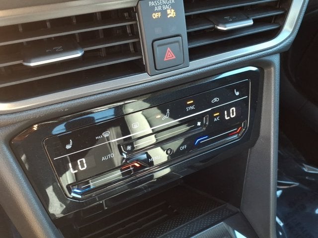 2026 Volkswagen Taos SE Black