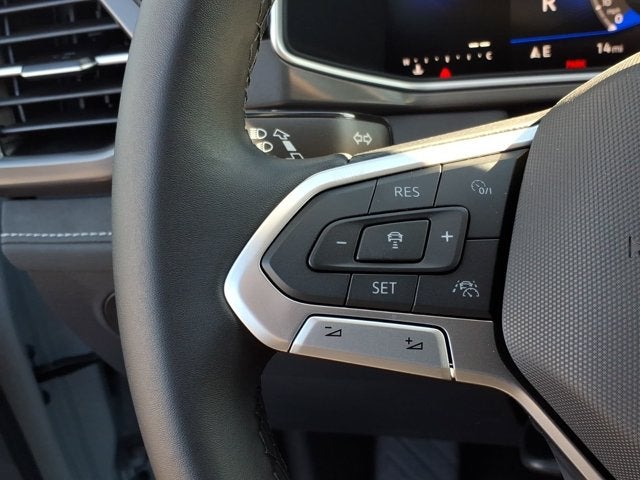 2026 Volkswagen Taos SE Black