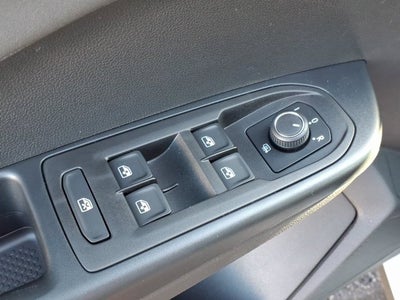 2026 Volkswagen Taos SE Black