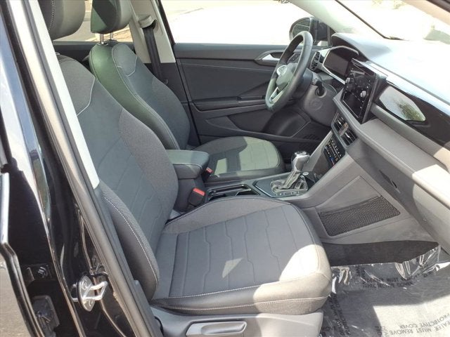 2025 Volkswagen Taos SE Black