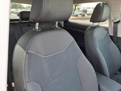 2025 Volkswagen Taos SE Black