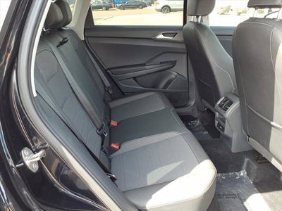 2025 Volkswagen Taos SE Black