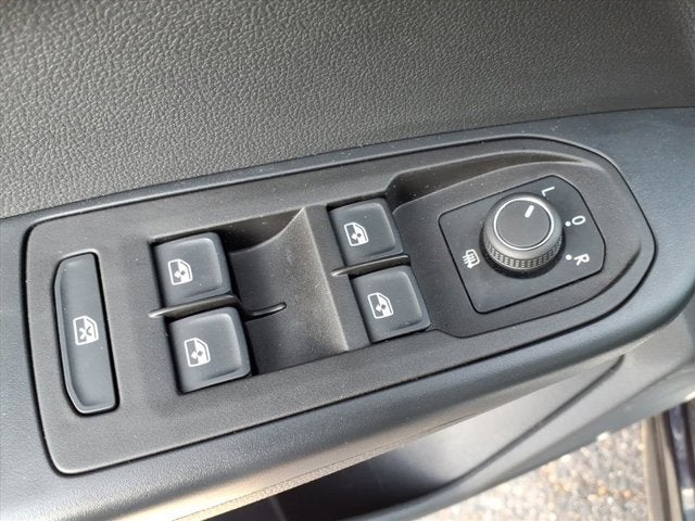 2025 Volkswagen Taos SE Black