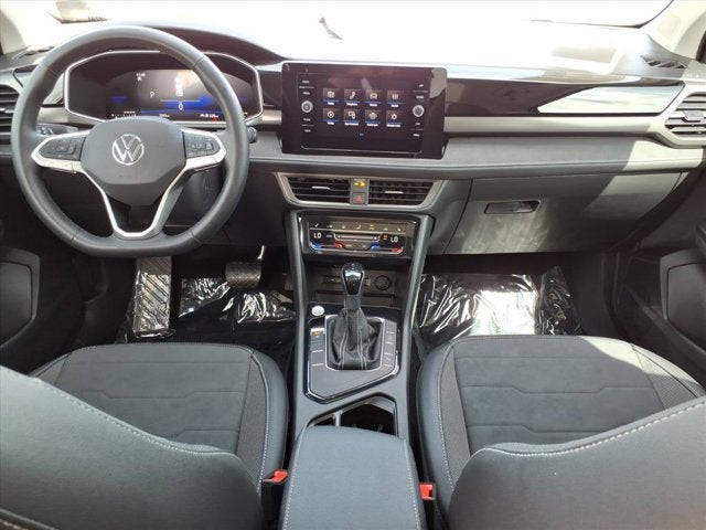 2025 Volkswagen Taos SE Black