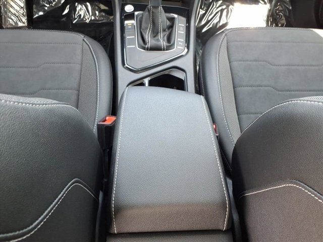 2025 Volkswagen Taos SE Black