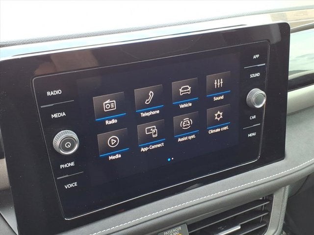 2025 Volkswagen Taos SE Black