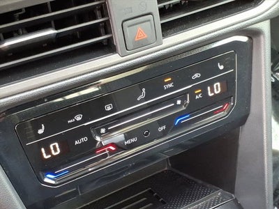 2025 Volkswagen Taos SE Black