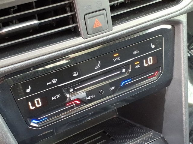 2025 Volkswagen Taos SE Black