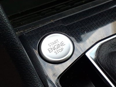 2025 Volkswagen Taos SE Black