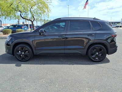 2025 Volkswagen Taos SE Black