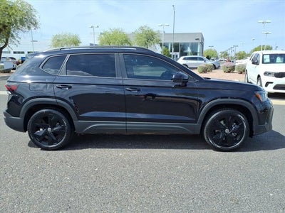 2025 Volkswagen Taos SE Black