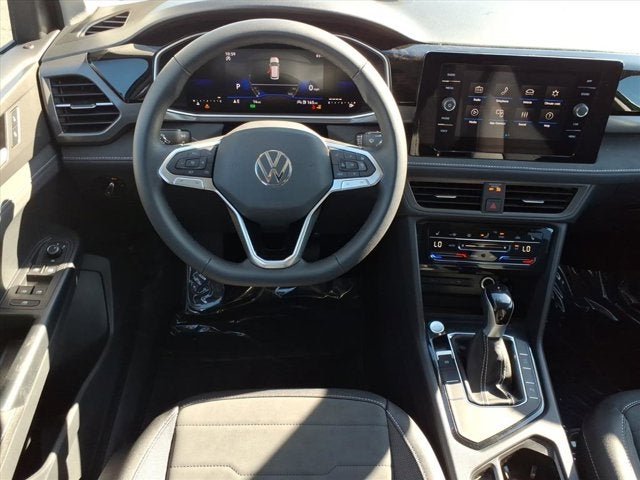 2026 Volkswagen Taos SE Black