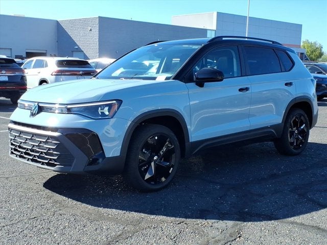 2026 Volkswagen Taos SE Black