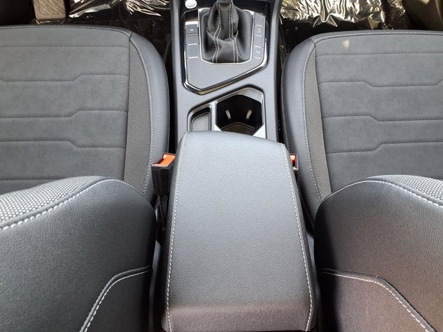 2026 Volkswagen Taos SE Black