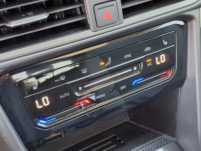 2026 Volkswagen Taos SE Black