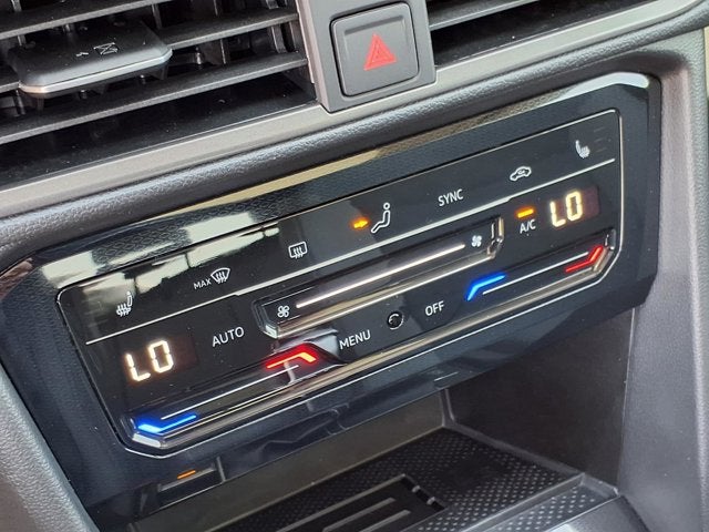 2026 Volkswagen Taos SE Black