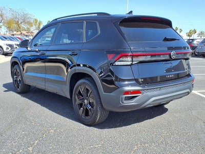 2026 Volkswagen Taos SE Black