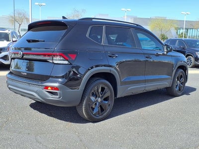 2026 Volkswagen Taos SE Black