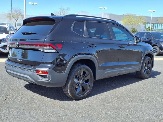 2026 Volkswagen Taos SE Black