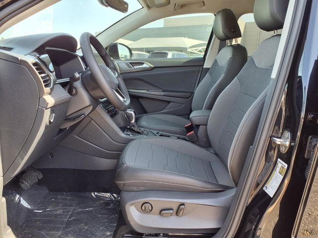 2026 Volkswagen Taos SE Black