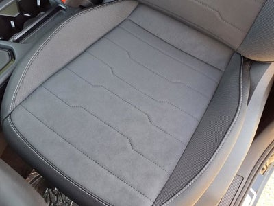 2026 Volkswagen Taos SE Black