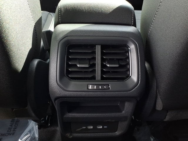2026 Volkswagen Taos SE Black