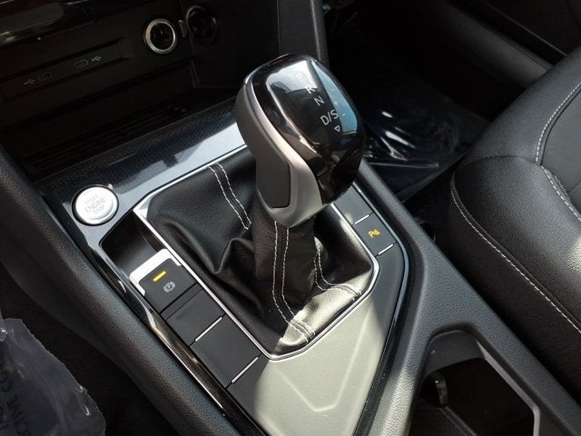 2026 Volkswagen Taos SE Black