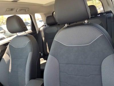 2026 Volkswagen Taos SE Black