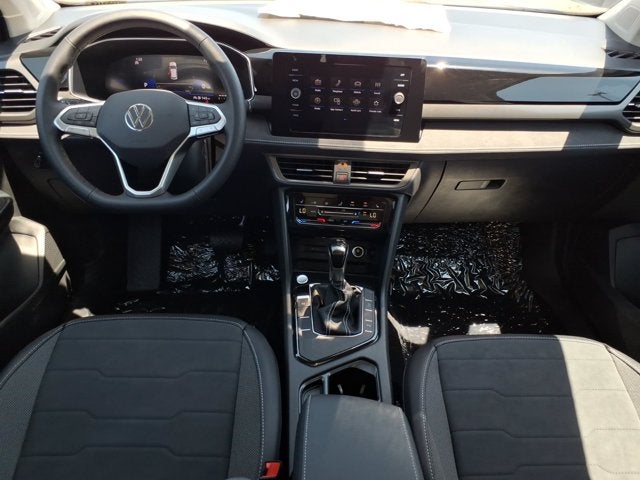 2026 Volkswagen Taos SE Black