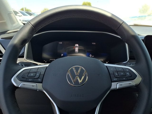 2026 Volkswagen Taos SE Black