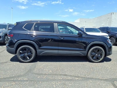 2026 Volkswagen Taos SE Black
