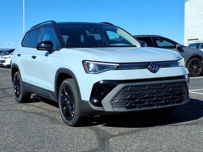 2026 Volkswagen Taos SE Black