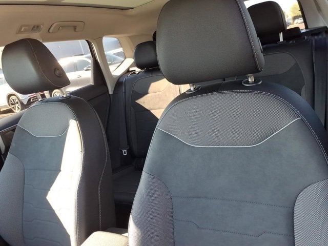 2026 Volkswagen Taos SE Black