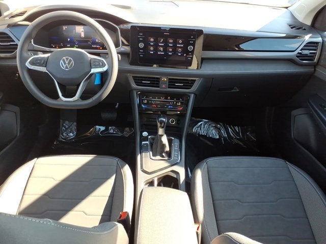 2026 Volkswagen Taos SE Black