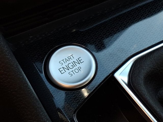 2026 Volkswagen Taos SE Black